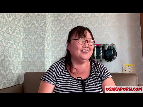 ❤️ Ama japoniar lodiak bere titi erraldoiak erakusten ditu eta sexu jostailu batekin gozatzen du. 51 urteko ama asiar batek bere sexu-esperientziaz hitz egiten du. Yukiko 1 OSAKAPORN milf gantz ❤ Izorratu bideoa gugan ❌️